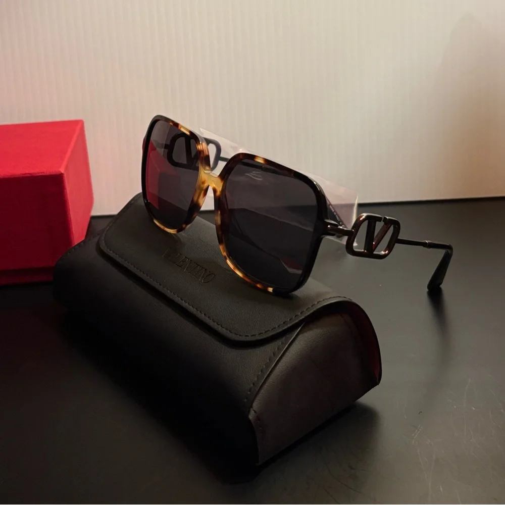 VALENTINO Havana Gradient Sunglassses